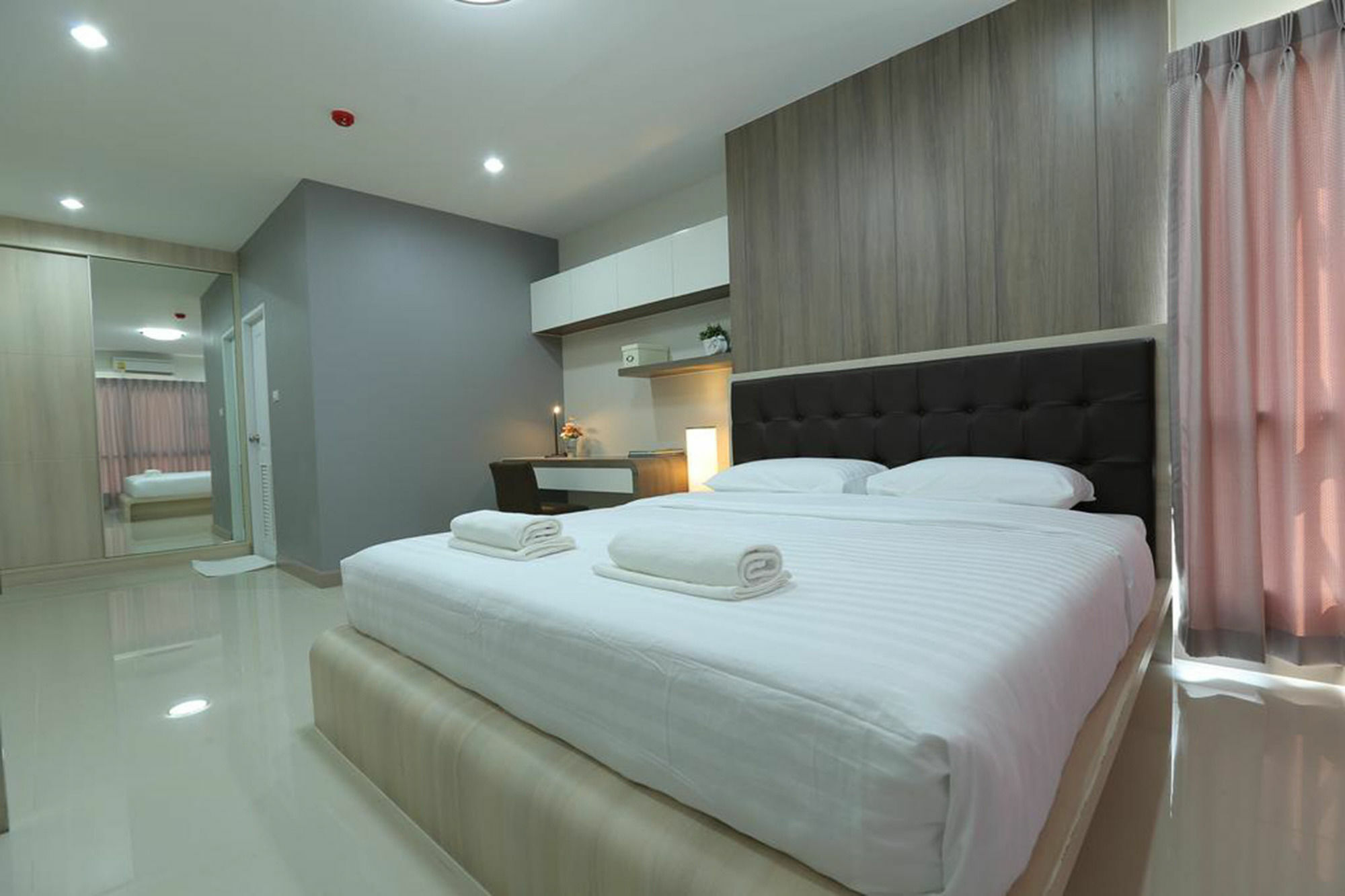 Central Place Serviced Apartment Angsila Chonburi Extérieur photo